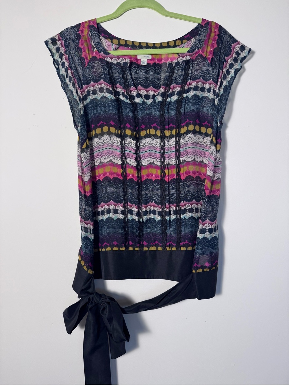 Anthropologie Odille Silk Blouse with tie. Womens size 10